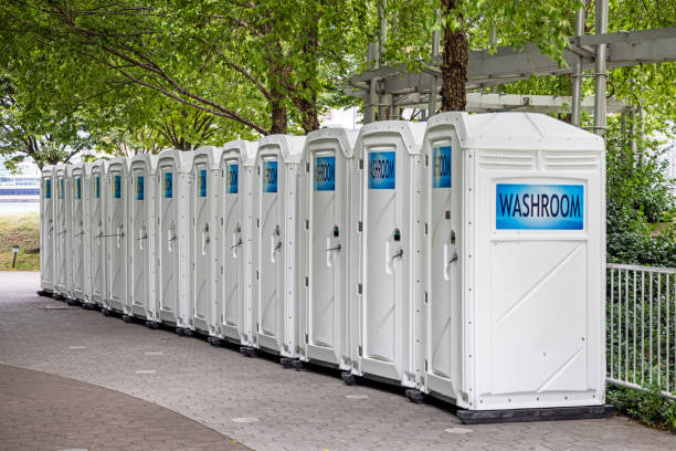Best Portable restroom trailer rental  in Eustis, FL